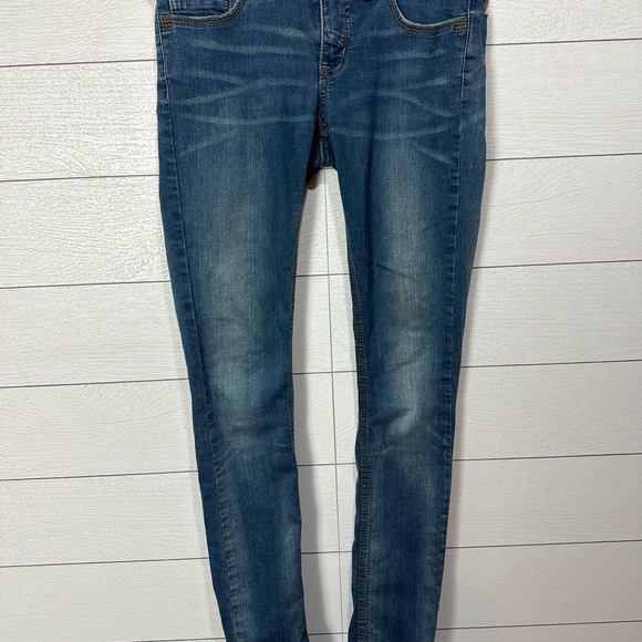 Free People Skinny Jeans Size 27. - Picture 2 of 6